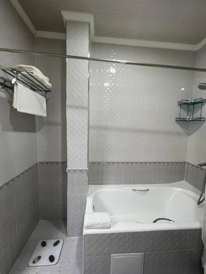 Hotel Afrosiyob Qarshi Exterior foto